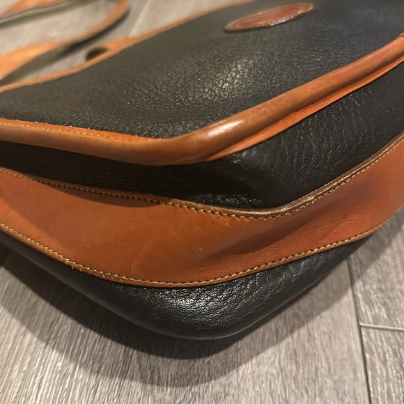 Vintage Dooney & Bourke Black & Brown Fold Over Leather Crossbody Should… - Picture 7 of 16